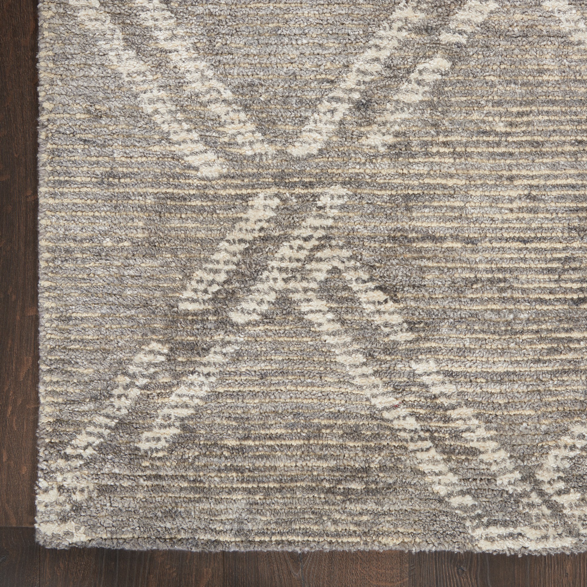 Nourison Venosa Vsn01 Geometric Runner Rugs In Grey Ivory